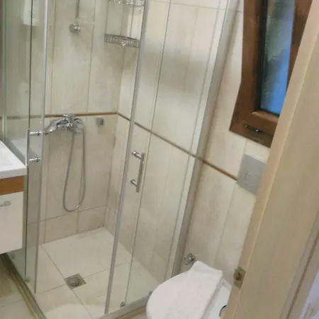 Ξενοδοχείο Saranda Butik 2*